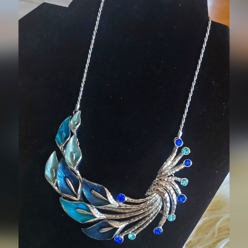 Tibetan Silver Leaf Peacock Chain Crystal Chunky Jewelry Necklace. 🌴